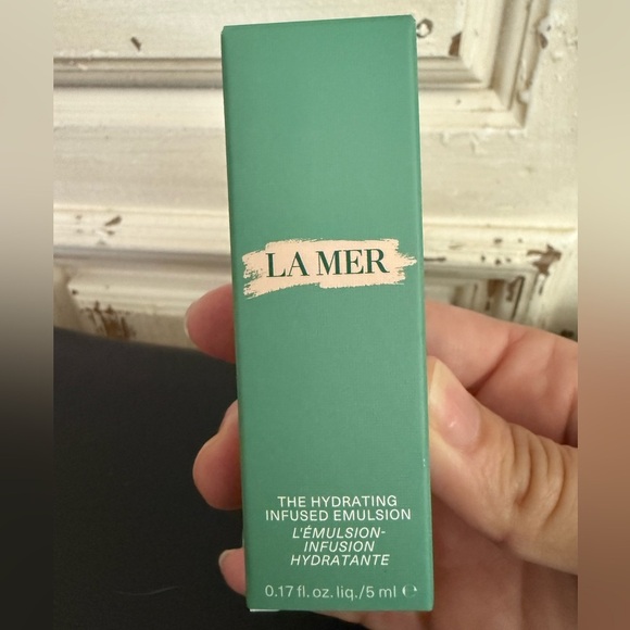 New In Box La Mer Skin Care Travel Set - Picture 3 of 6